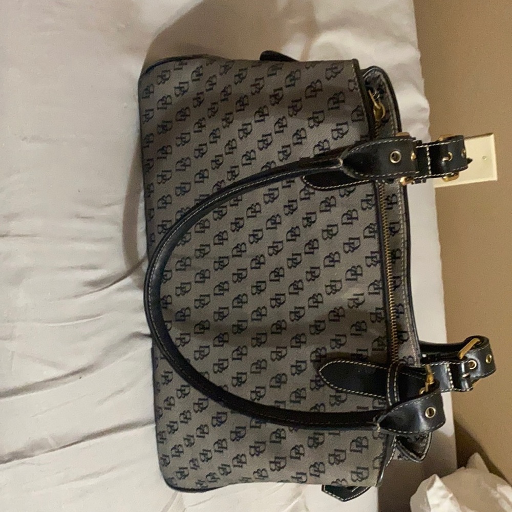 Purse dooney and bourke